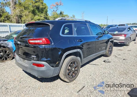 2017 Jeep Cherokee Latitude z USA, uszkodzony, nr VIN 1C4PJLCS2HD221453